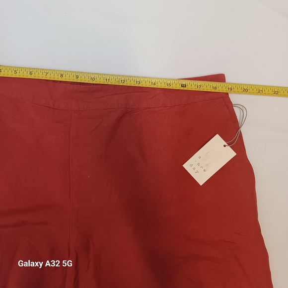 A New Day Women New Size XXL Red Bermuda Shorts Relaxed Fit - Picture 9 of 11